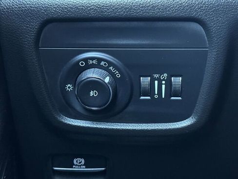 Used 2024 Jeep Grand Cherokee L Limited w/ Luxury Tech Group II image 33