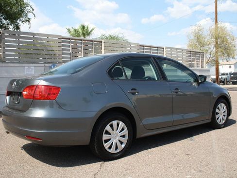 Used 2012 Volkswagen Jetta S FWD image 3