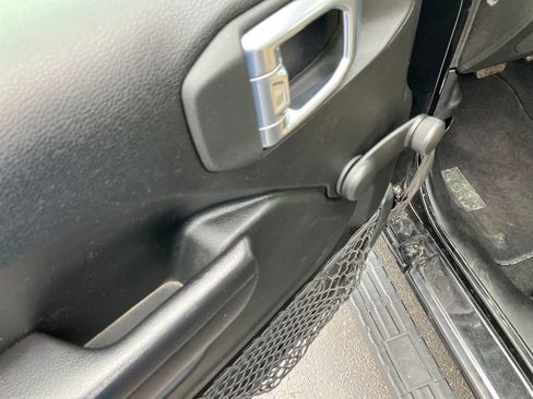 Used 2021 Jeep Wrangler Sport image 22