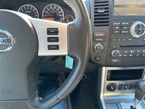Used 2012 Nissan Pathfinder SV image 16