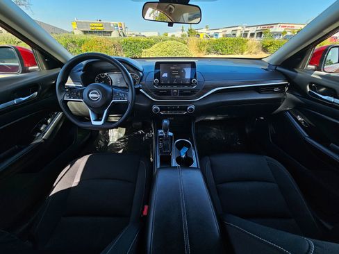 Used 2023 Nissan Altima 2.5 SV FWD image 19