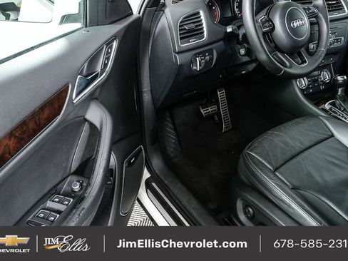 Used 2015 Audi Q3 2.0T Prestige w/ Prestige Package image 9