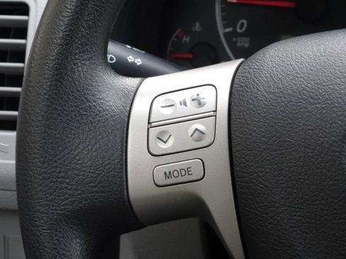 Used 2013 Toyota Corolla LE image 16