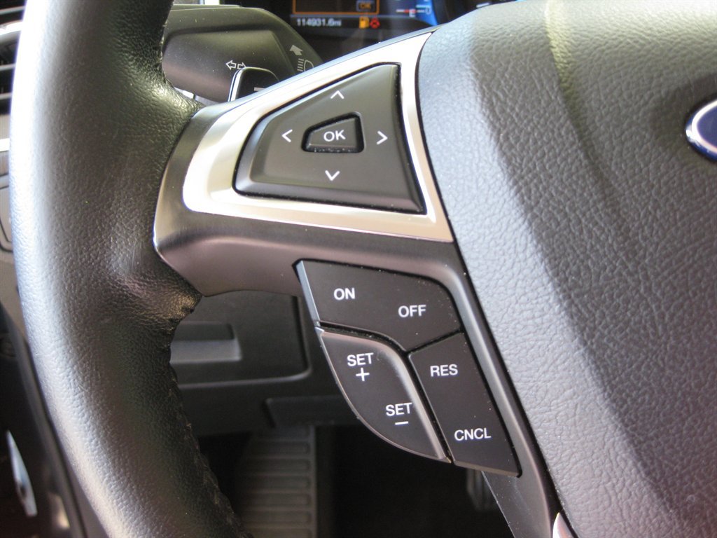 Used 2016 Ford Edge SEL w/ Equipment Group 201A FWD image 16