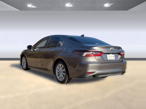 Used 2023 Toyota Camry LE image 3