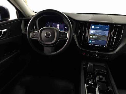 Certified 2023 Volvo XC60 B5 Core image 17