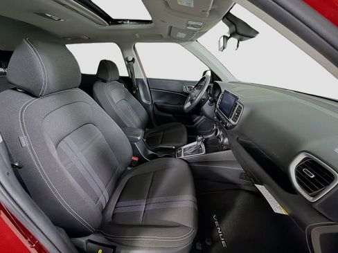 Used 2024 Hyundai Venue SEL image 27