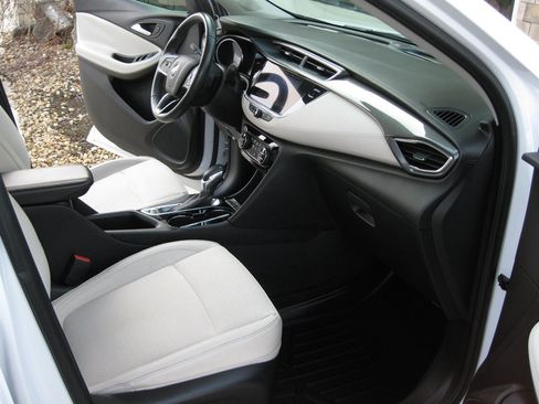 Used 2020 Buick Encore GX Select image 36