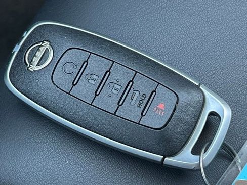 Used 2023 Nissan Rogue SV w/ SV Premium B Package AWD/4WD image 32