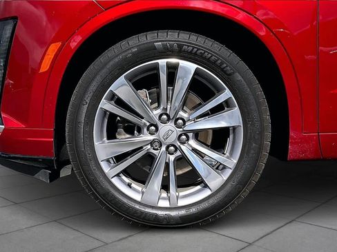 Used 2024 Cadillac XT6 Premium Luxury image 11