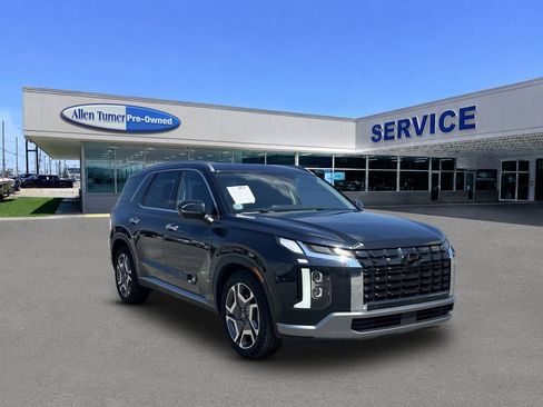 Used 2024 Hyundai Palisade Limited AWD/4WD image 2
