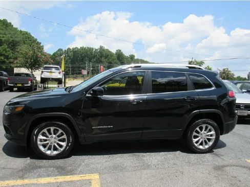 Used 2019 Jeep Cherokee Latitude w/ Popular Appearance Group FWD image 5