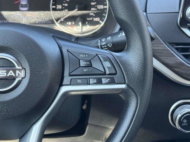Used 2025 Nissan Altima 2.5 SV FWD image 23