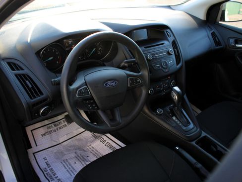 Used 2015 Ford Focus SE image 18
