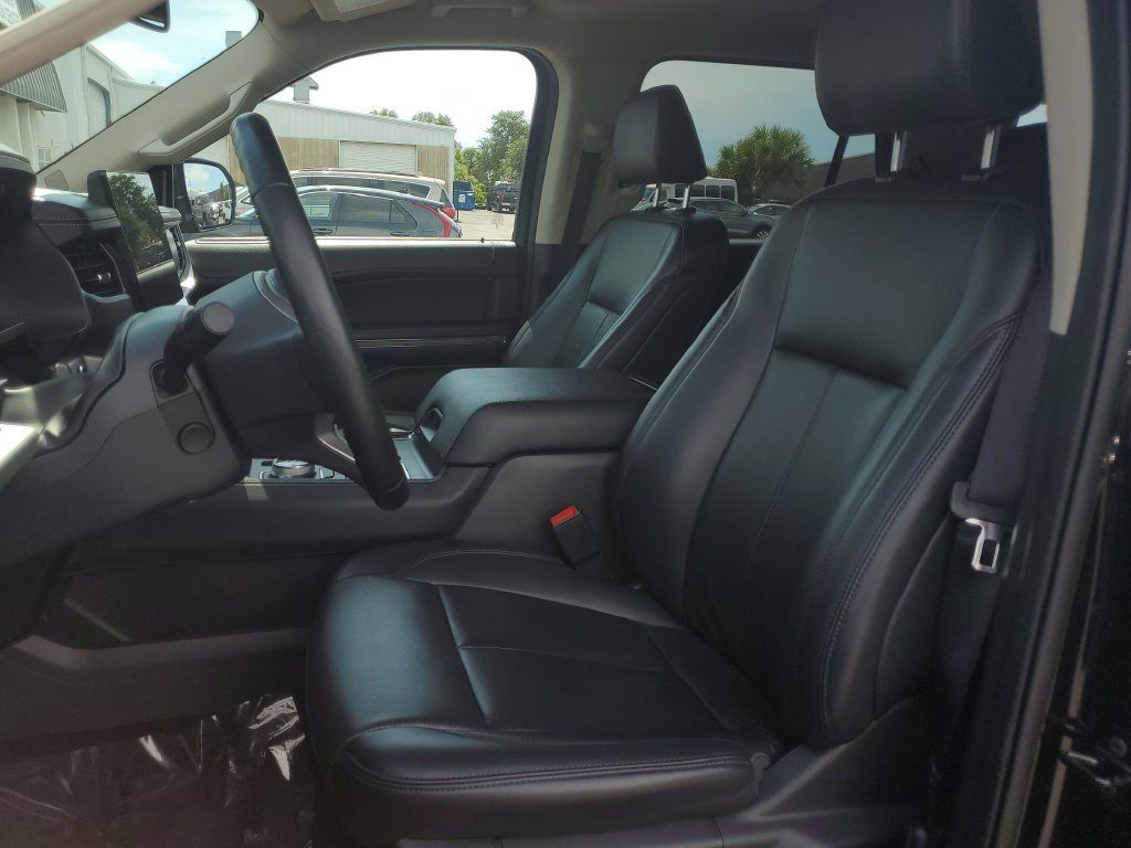 Used 2024 Ford Expedition XLT AWD/4WD image 24