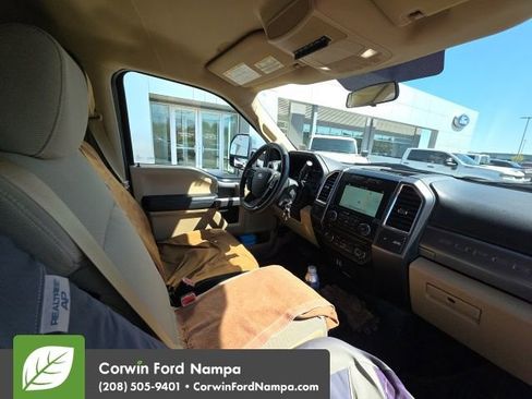 Used 2017 Ford F250 XLT w/ XLT Premium Package AWD/4WD image 18
