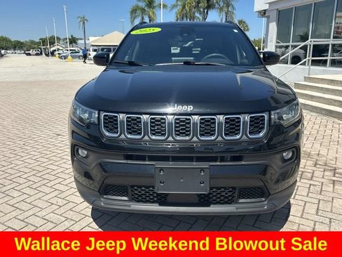 Certified 2025 Jeep Compass Latitude AWD/4WD image 3