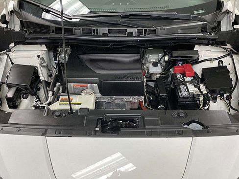 Used 2022 Nissan Leaf S image 12