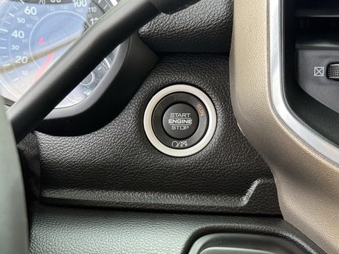 Used 2024 RAM 2500 Laramie image 24