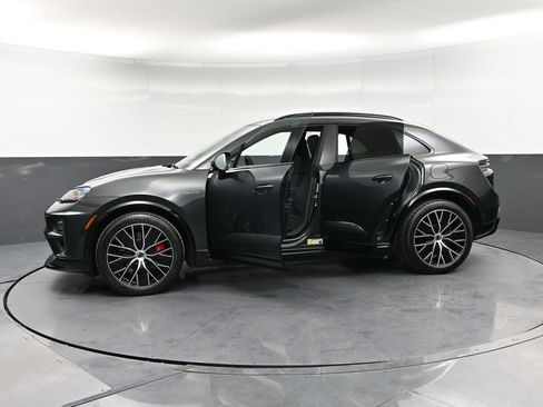 New 2026 Porsche Macan Turbo Electric image 38