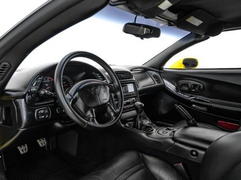 Used 2000 Chevrolet Corvette Convertible w/ Memory Pkg image 18