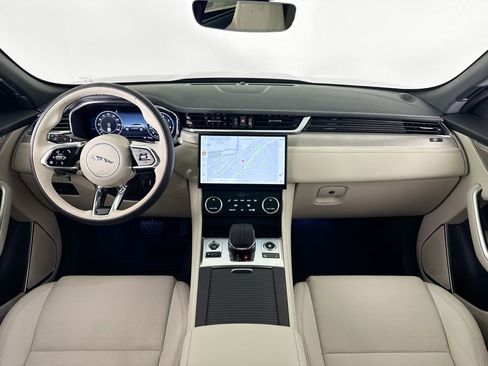 Certified 2025 Jaguar F-PACE R-Dynamic S image 9