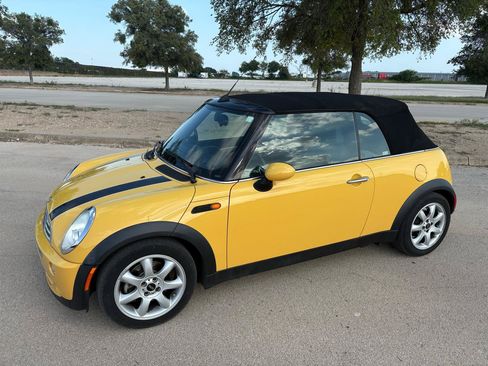 Used 2008 MINI Cooper Convertible FWD image 2