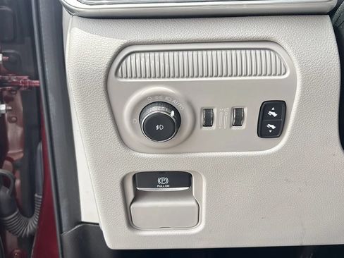 Used 2022 Jeep Wagoneer Series II w/ Premium Group I AWD/4WD image 19