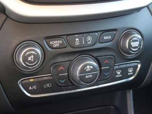 Used 2018 Jeep Cherokee Trailhawk w/ Quick Order Package 27L AWD/4WD image 25