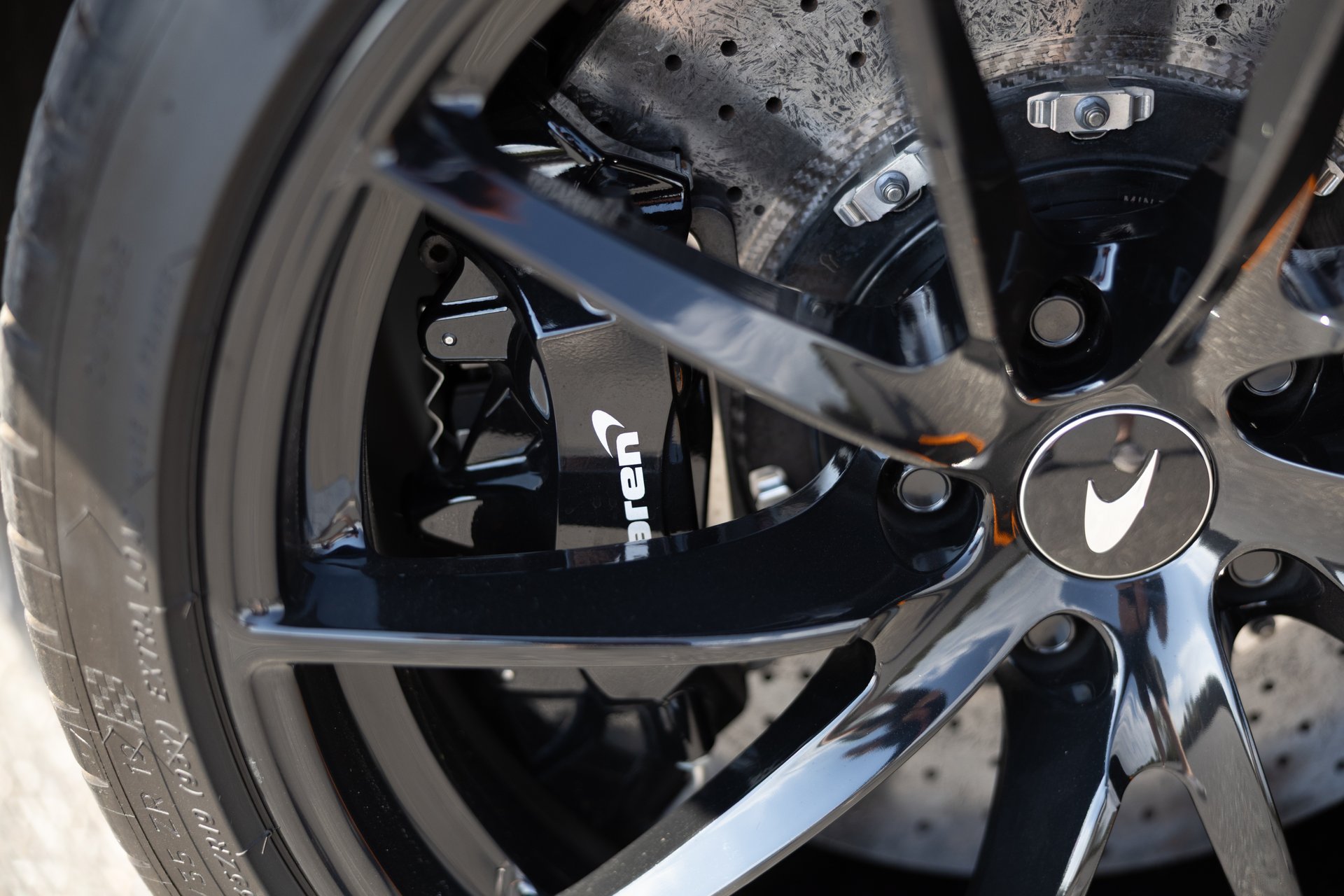 Used 2019 McLaren 720S RWD image 8