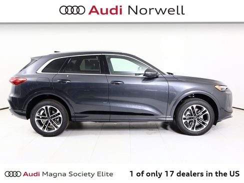New 2026 Audi Q5 Premium image 18