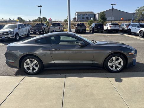 Used 2020 Ford Mustang Coupe RWD image 6