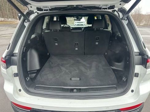 Used 2025 Jeep Grand Cherokee Altitude image 21