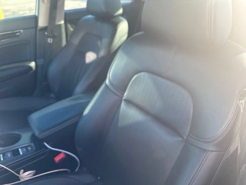 Used 2023 Honda Civic Touring image 9