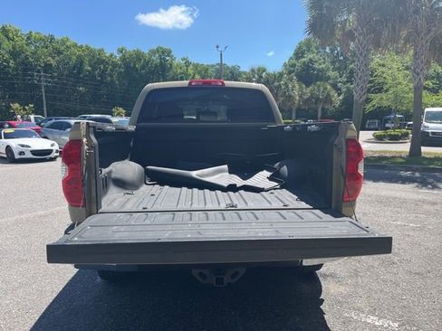 Used 2017 Toyota Tundra SR5 w/ SR5 Upgrade Package image 5
