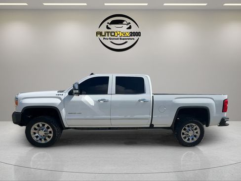 Used 2018 GMC Sierra 2500 SLT AWD/4WD image 4