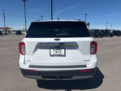 Used 2021 Ford Explorer XLT w/ Equipment Group 202A image 7