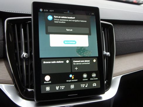 New 2025 Volvo XC90 T8 Plus w/ Protection Package Premier image 15