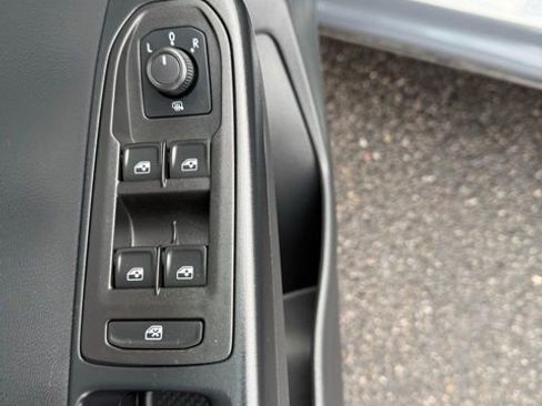 Used 2023 Volkswagen Taos SE image 14