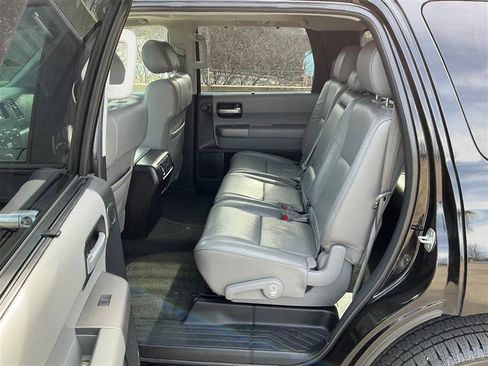 Used 2016 Toyota Sequoia Limited image 31