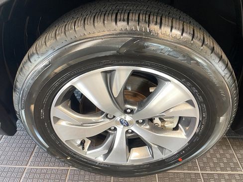 Used 2022 Subaru Ascent Premium w/ Convenience Package image 6