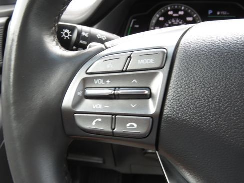 Used 2021 Hyundai Ioniq SE FWD image 20