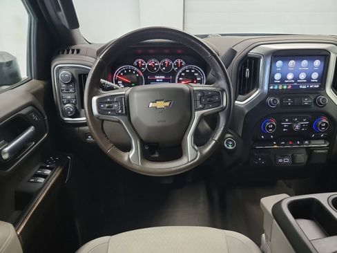 Used 2021 Chevrolet Silverado 1500 LT w/ Convenience Package II AWD/4WD image 16