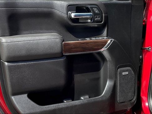 Used 2019 GMC Sierra 1500 SLT w/ SLT Premium Plus Package AWD/4WD image 18