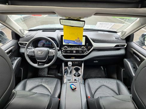 Used 2023 Toyota Highlander Platinum image 53