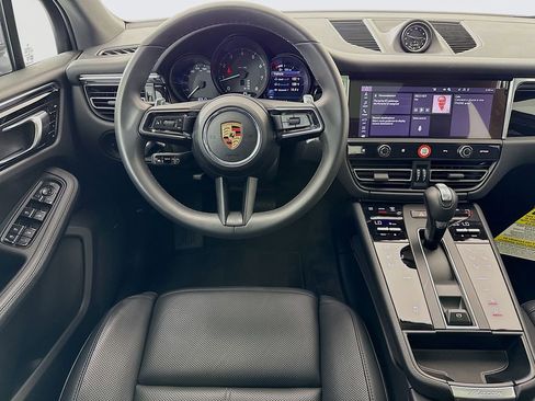 Certified 2025 Porsche Macan AWD/4WD image 25