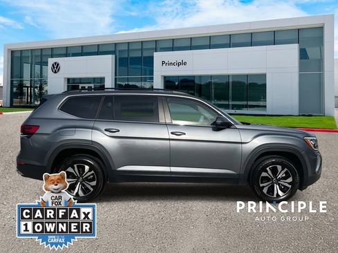 Used 2024 Volkswagen Atlas SE image 4