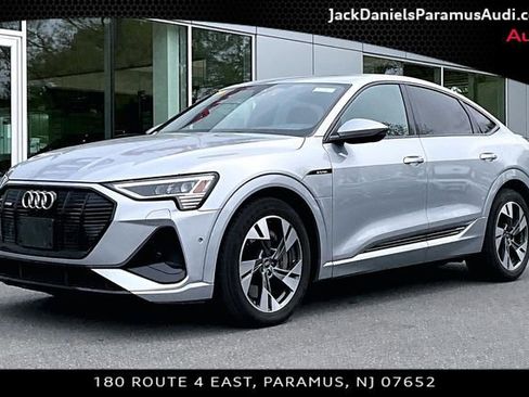 Used 2023 Audi e-tron Premium w/ Convenience Plus Package AWD/4WD image 1