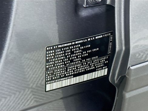 Used 2024 Volkswagen Tiguan SE FWD image 12