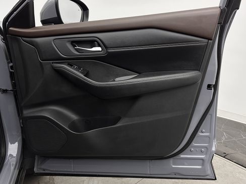 Used 2023 Nissan Rogue SL w/ SL Premium Package image 36